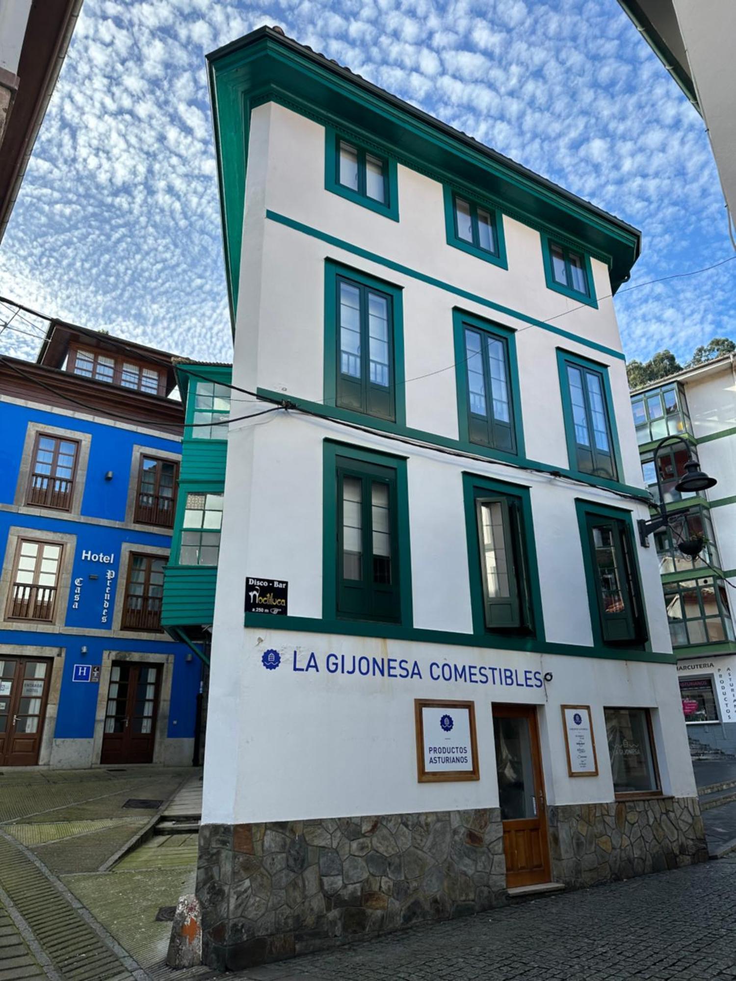 Apartamentos Urbanin I Plaza Ayuntamiento Cudillero Eksteriør billede