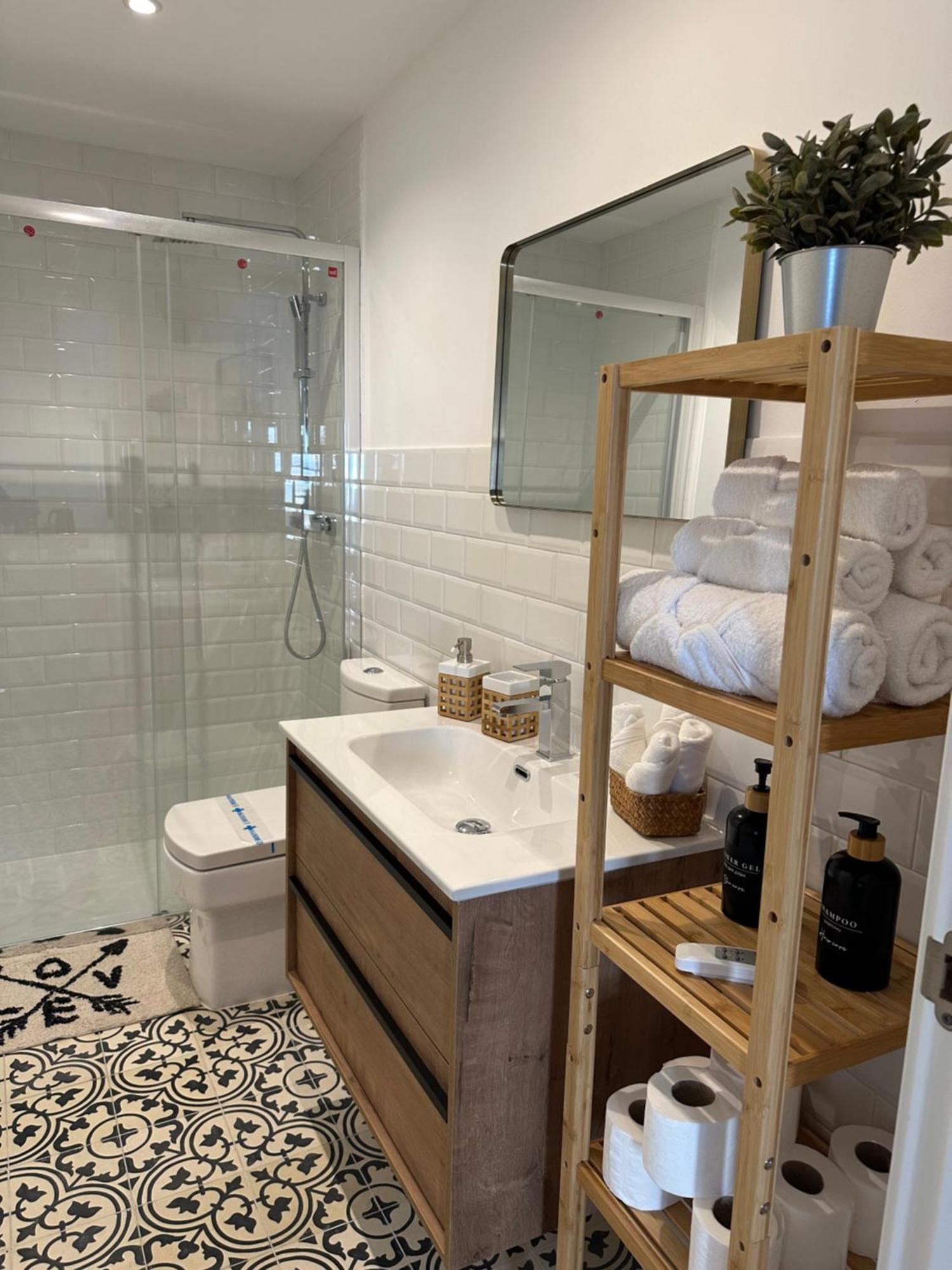 Apartamentos Urbanin I Plaza Ayuntamiento Cudillero Eksteriør billede